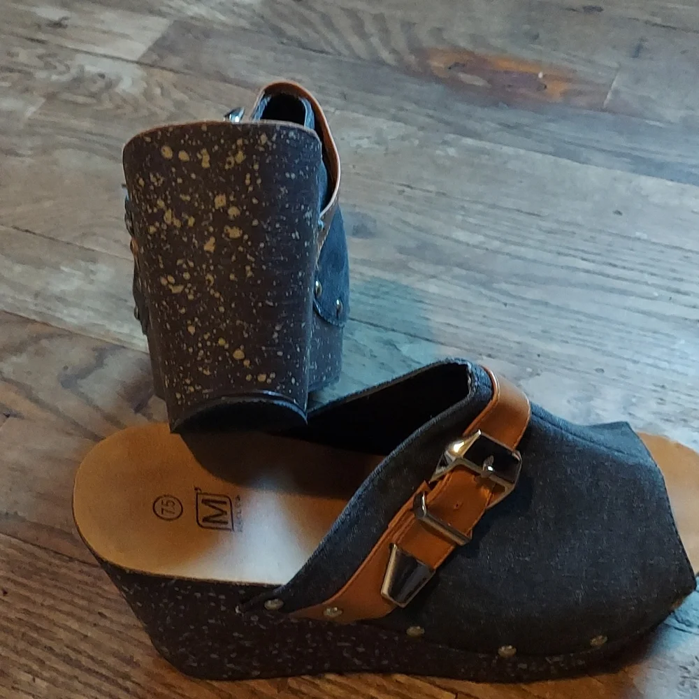 M&M 4 for $12 Shoes - Picture 4 of 9